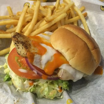 Buffalo Wild Wings - Gross!!!!!! - Chicken Wings Near Me - Boynton Beach, Florida