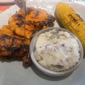 Nando's Peri-Peri - Chicken thighs with mashed potatoes and corn - Chicken Shop Near Me - Addison, Texas Nando's Peri-Peri - Chicken thighs with mashed potatoes and corn - Chicken Shop Near Me - Addison, Texas