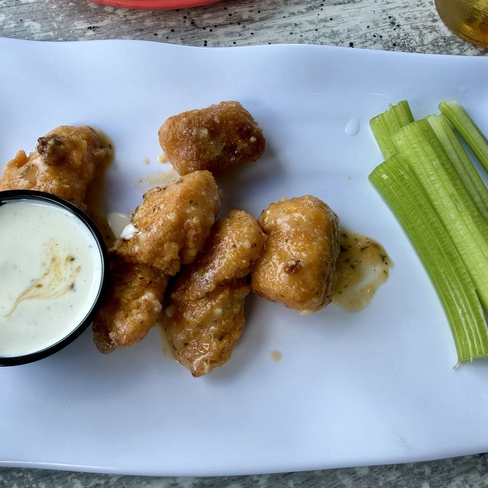 Island Wing - 6 Boneless Wings - American Near Me - Jacksonville, Florida