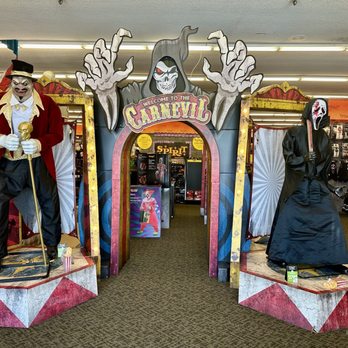 SPIRIT HALLOWEEN - Updated December 2025 - 11 Photos & 12 Reviews