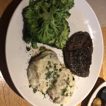 Applebee's Grill + Bar - 8 oz. Top Sirloin* - American Near Me - Queensbury, New York Applebee's Grill + Bar - 8 oz. Top Sirloin* - American Near Me - Queensbury, New York