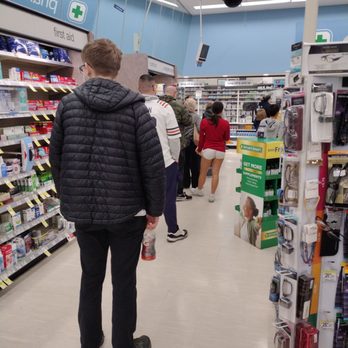 Walgreens - Line for prescription pickup at 3:30 on a Thursday. - Drugstores Near Me - Las Vegas, Nevada Walgreens - Line for prescription pickup at 3:30 on a Thursday. - Drugstores Near Me - Las Vegas, Nevada