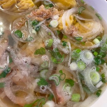 Lotus Bistro - Wonton dumpling soup - Vietnamese Near Me - Costa Mesa, California