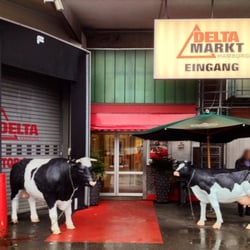 Delta Markt - Eingang zum Großhandel für Weine, Hummer und Schinken etc.