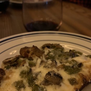 COMO's Restaurant - Pizza Near Me - Ferndale, Michigan