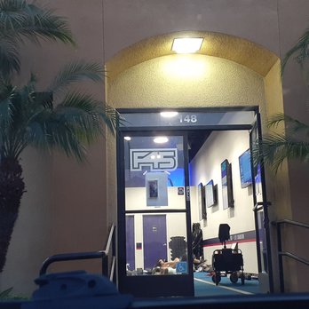 F45 Training Sorrento Valley - So much for following protocol during covid. Really?! Indoor workout session! Not 6ft apart. - Interval Training Gyms Near Me - San Diego, California F45 Training Sorrento Valley - So much for following protocol during covid. Really?! Indoor workout session! Not 6ft apart. - Interval Training Gyms Near Me - San Diego, California