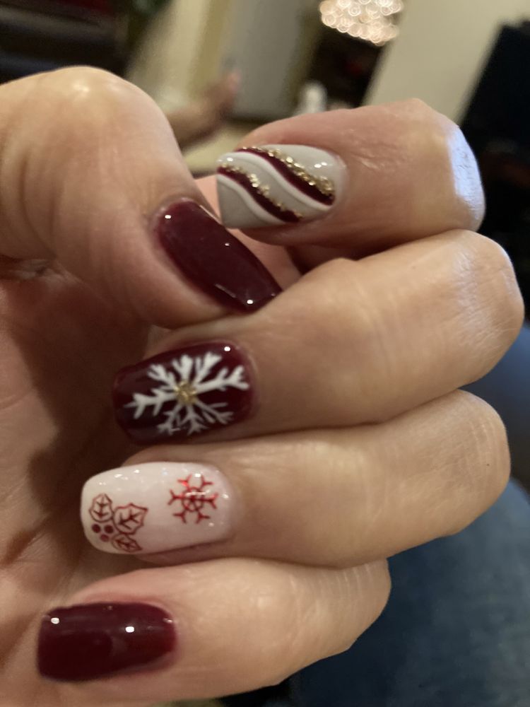 Jersey Nails & Spa Logo