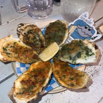 Gramps Getaway - The lazy oyster - Dive Bars Near Me - Key Biscayne, Florida
