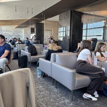 Maple Leaf Lounge - Inside - Airport Lounges Near Me - Millbrae, California Maple Leaf Lounge - Inside - Airport Lounges Near Me - Millbrae, California
