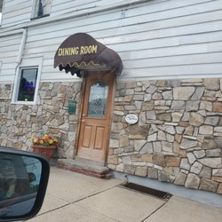 Frog Pond Pub & Pizzeria