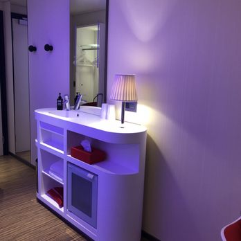 citizenM - Hotels Near Me - London, XGL