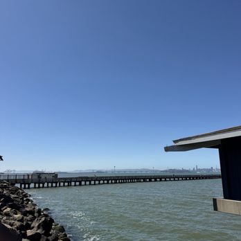 Skates On The Bay - Seafood Near Me - Berkeley, California