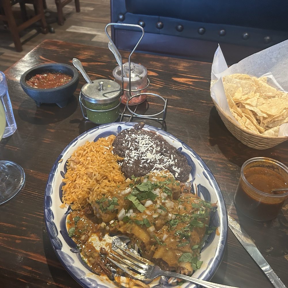 Mi Lindo Cancun Grill - Good enchiladas, but don't let them rob you - Mexican Near Me - Annapolis, Maryland Mi Lindo Cancun Grill - Good enchiladas, but don't let them rob you - Mexican Near Me - Annapolis, Maryland