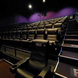 Century 16 Bayfair Mall - Auditorium seating