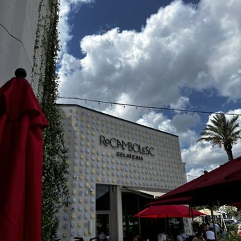 Rocambolesc - Outside - close to urbe - Ice Cream & Frozen Yogurt Near Me - Houston, Texas