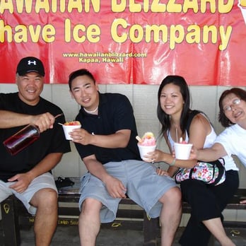 Hawaiian Blizzard - aaron, me, elaine and mom - 11/06 - Shaved Ice Near Me - Kapaa, Hawaii