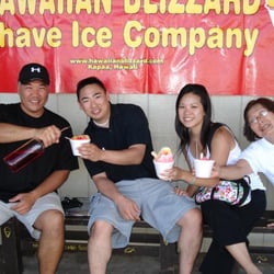 Hawaiian Blizzard - aaron, me, elaine and mom - 11/06