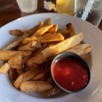 Restaurant 604 - Soggy French fries - Breakfast & Brunch Near Me - Honolulu, Hawaii