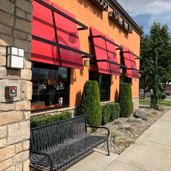 Applebee's Grill + Bar - Front of store - Sports Bars Near Me - Union Gap, Washington Applebee's Grill + Bar - Front of store - Sports Bars Near Me - Union Gap, Washington