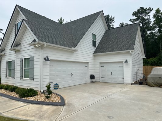 Verdes Contractors Logo