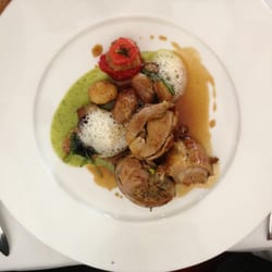 Le Belooga - Chevreau Rôti à la Broche, jus au Romarin, Légumes confits, Pomme de Terre, Artichauts et Tomates dans Beurre Piment d'Espelett