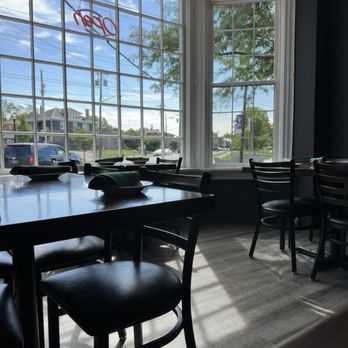 W Bar Bistro - Comfortable seating - Bars Near Me - Cincinnati, Ohio W Bar Bistro - Comfortable seating - Bars Near Me - Cincinnati, Ohio