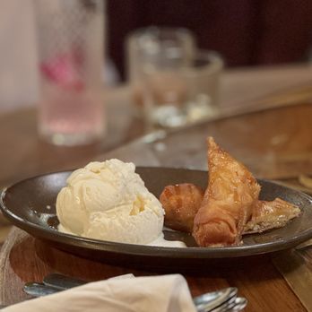 Burma Love - Banana w/ ice cream - Burmese Near Me - San Francisco, California Burma Love - Banana w/ ice cream - Burmese Near Me - San Francisco, California