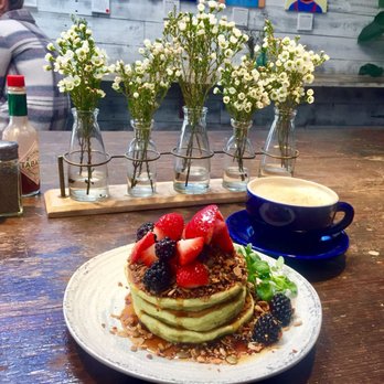 Blueys Kitchen - Cafes Near Me - Santa Monica, California