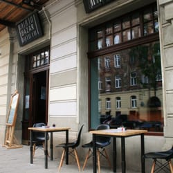 Bazar - Quasi-ogródek. Mam nadzieję, że jednak uda się zorganizować coś lepszego z drugiej strony - w kamienicznej studni.