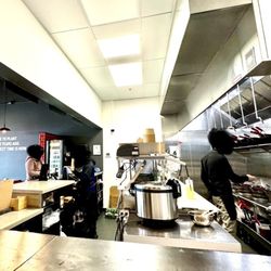 Noodlebox - Very clean kitchen!