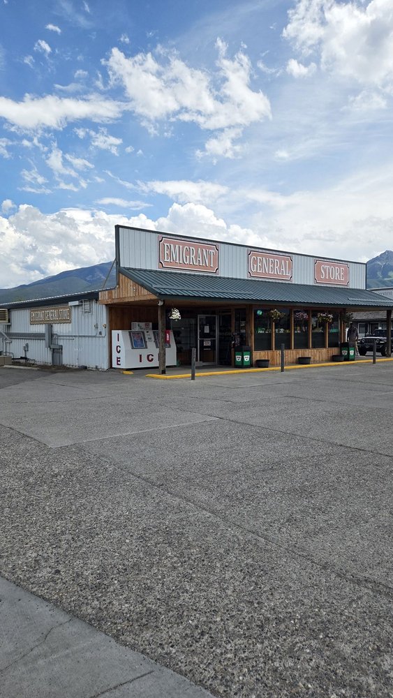 Emigrant General Store Logo