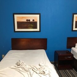 Budget Inn Falls Church - A messy room that we got