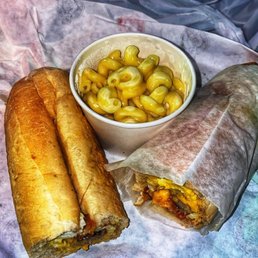 "The Crew" Sandwich w/White Cheddar & American Mac & Cheese "The Crew" Sandwich w/White Cheddar & American Mac & Cheese