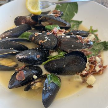 PIER 22 - Mussels & Bleu - New American Near Me - Bradenton, Florida