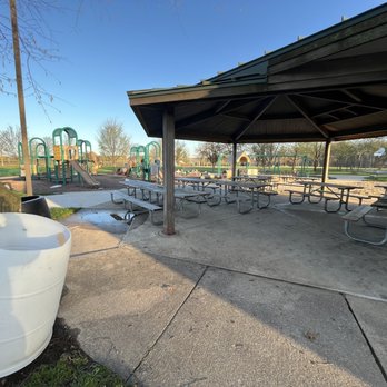 Aberdeen Park - Pavilion - Parks Near Me - Belvidere, Illinois