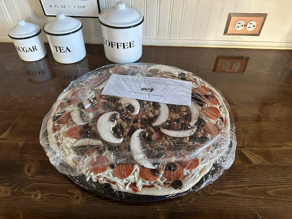 Pioneer Pizza Logo