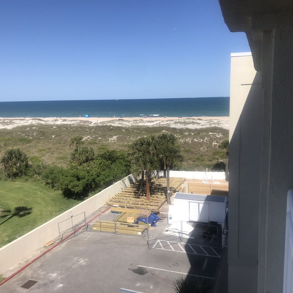 Ocean view from room 520. The pool is at the end of the building. Ocean view from room 520. The pool is at the end of the building.