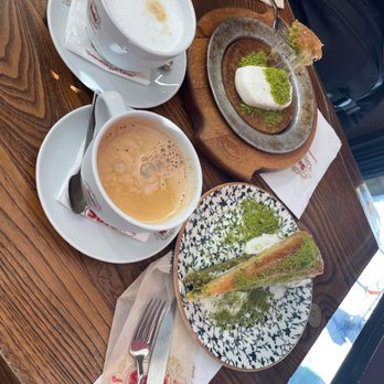 Tatlıcı Safa - Desserts Near Me - Istanbul, 34
