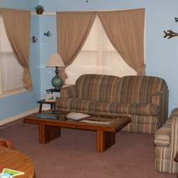 Anthony's By The Sea - Guest House - This cottage includes separate living area with a pull-out double couch.