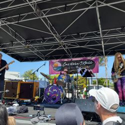 Pleasure Point Street Fair - Live music on stage