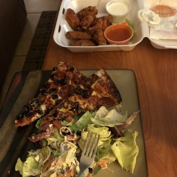 Billy Q's - Pizza Near Me - Palm Desert, California