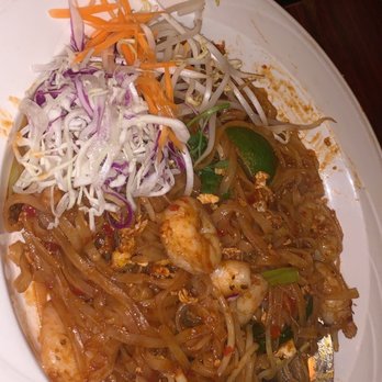 Mai Thai Restaurant - Shrimp Pad Thai - Thai Near Me - Austin, Texas
