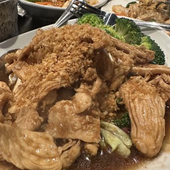 Buddha Thai Bistro - Garlic chicken with broccoli and cabbage, so good! - Thai Near Me - Vacaville, California Buddha Thai Bistro - Garlic chicken with broccoli and cabbage, so good! - Thai Near Me - Vacaville, California