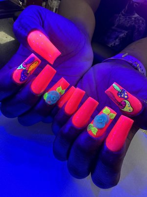 Glow in the Dark - Nails Elite Glow in the Dark - Nails Elite