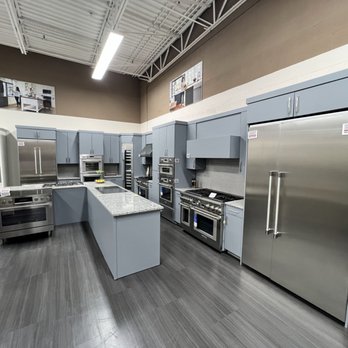 Electronic Express - Large kitchen appliance lifestyle demo - Electronics Near Me - Franklin, Tennessee Electronic Express - Large kitchen appliance lifestyle demo - Electronics Near Me - Franklin, Tennessee