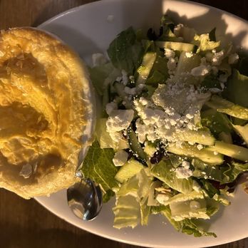 Elephant & Castle - Cheesy Leek & Potato Pie - Pubs Near Me - Chicago, Illinois Elephant & Castle - Cheesy Leek & Potato Pie - Pubs Near Me - Chicago, Illinois