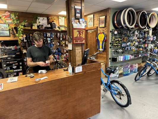 FreeWheelin’ Bike Shop