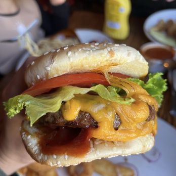 Country House - Country Burger - Burgers Near Me - Clarendon Hills, Illinois Country House - Country Burger - Burgers Near Me - Clarendon Hills, Illinois