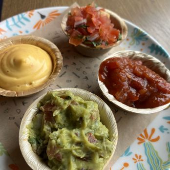 Enchilada - Queso, pico, salsa and guacamole - Cocktail Bars Near Me - Nuremberg, BY