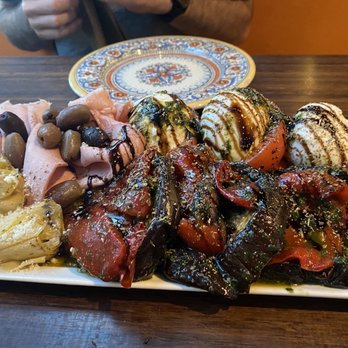 Limoncello Belltown - Antipasto della Casa - Italian Near Me - Seattle, Washington Limoncello Belltown - Antipasto della Casa - Italian Near Me - Seattle, Washington